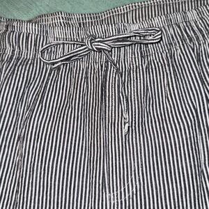 Gloria Vanderbilt Casuals Seersucker Capri crop Pants size XL EUC